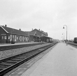 856910 Gezicht op het N.S.-station Winterswijk te Winterswijk, vanaf het tweede perron.
